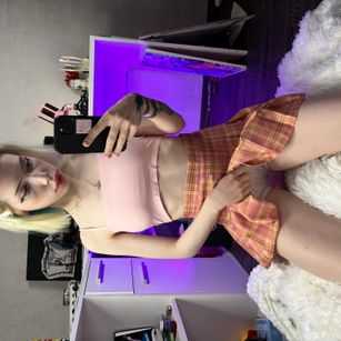 Model - Molly squirt