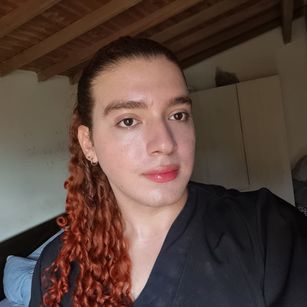 Model - Mishi_Curly agradable