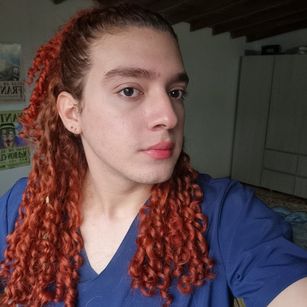 Model - Mishi_Curly agradable