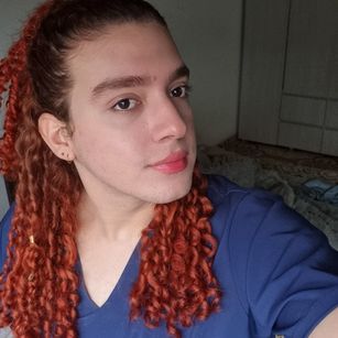Model - Mishi_Curly feliz