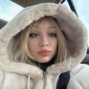 Model - Kerri cum