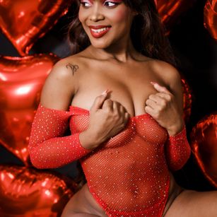 Model - Melody Evans bigboobs