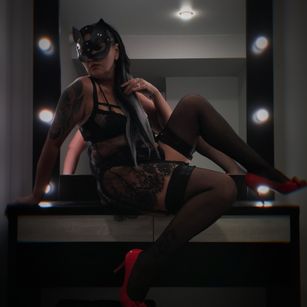 Model - Agatha bdsm