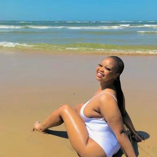 Model - QueenTee squirt