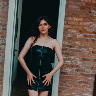 Monique striptease Model - Monique striptease