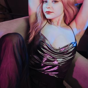 Model - Arya_Horin dildo