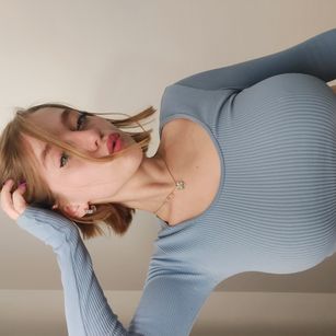AidaPerry joi Model - AidaPerry joi