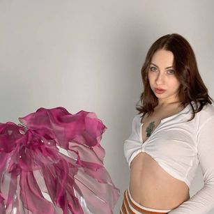 Model - Eliza squirt