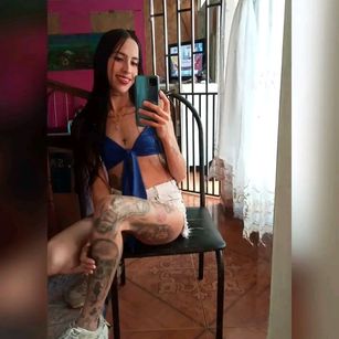 Model - Alice Queens squirt