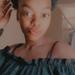 Model - PHINDILE romance