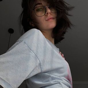 Model - MollyVitkovskaya bigboobs