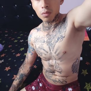 Model - leoppardd feet