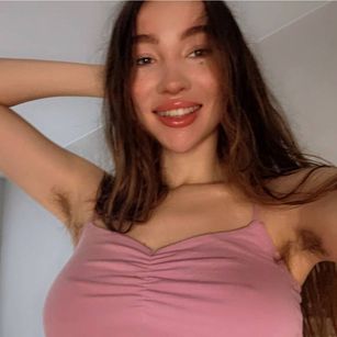 Model - VasilisaCute hairypussy