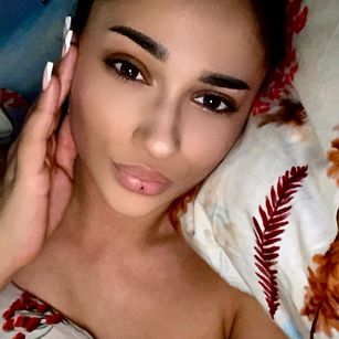 Selena Bee LUSH Model - Selena Bee LUSH