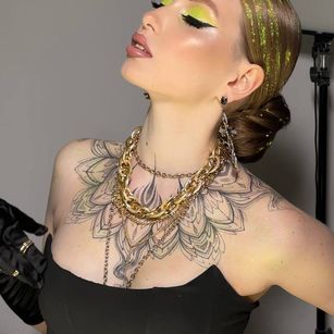 Model - Talia striptease
