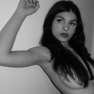 LucyPurple smoking Model - LucyPurple smoking