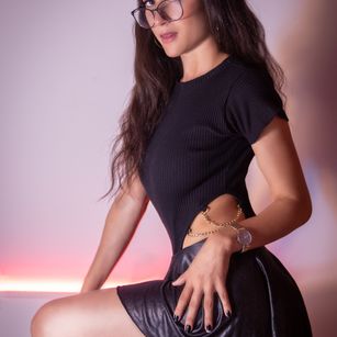 Model - Lia Lucca hairy