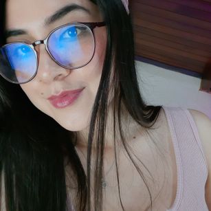 Model - Emma_Baker toy