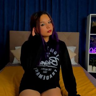 Model - Annie tits