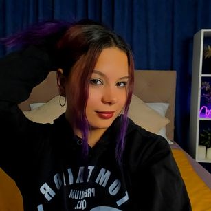 Model - Annie shy