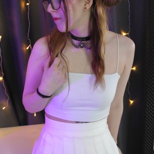 Model - Serena striptease