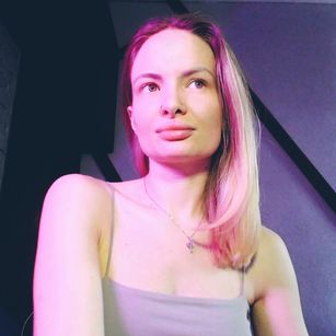 Model - Miss Sonya footfetish