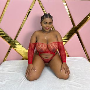 Model - yaritzaxtyler1 dildo