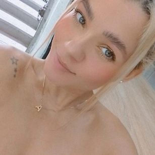 Model - Alisson Blonde