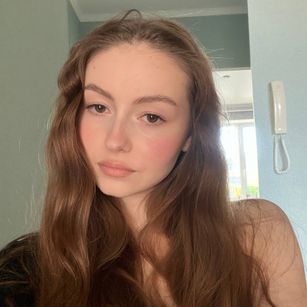 Model - Winter Sun girl
