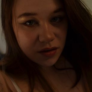 Model - Nessa Greyrat curvy