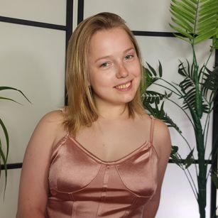 Mary LUSH Model - Mary LUSH