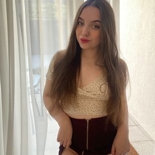 Charlotta Apple curvy Model - Charlotta Apple curvy