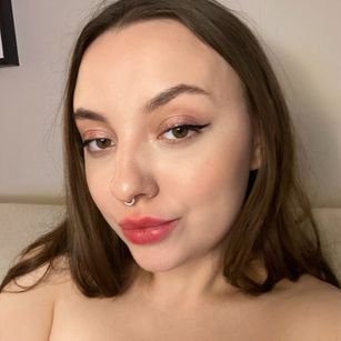 Model - Charlotta Apple dildo