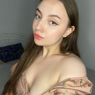 Model - Charlotta Apple beautiful