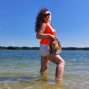 Karina Hart curvy Model - Karina Hart curvy