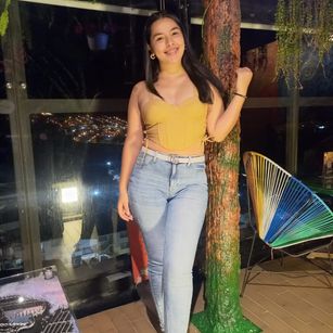 Model - Iris Moira bigass