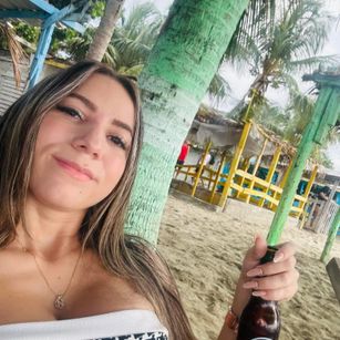 Model - Veronica Hot feet