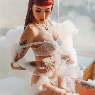 Model - Avy Sayers fetish