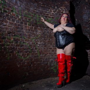 Model - Mistress Anto humiliation