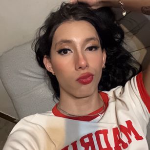 Model - Doja Alice Soto Mejia cum