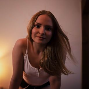 Model - Nancy femdom