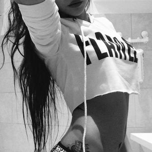 Model - Gwen 9