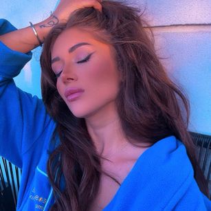 Model - Malasanta strip