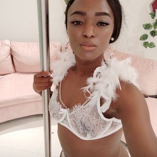 Melanie Williams squirt Model - Melanie Williams squirt