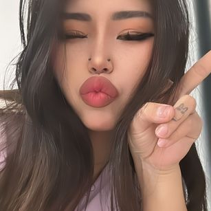 Model - Lina blacklonghair