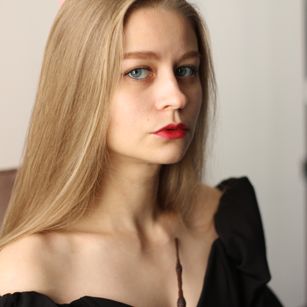 Model - Polumna Blonde