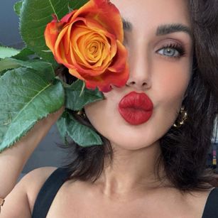 Model - TessaPosh milf