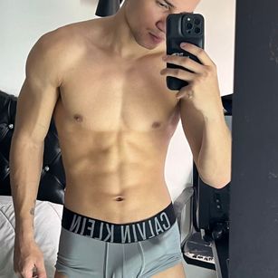 thintommy fit Model - thintommy fit