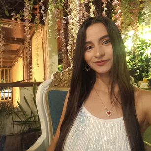 Model - Valen Hops vagina