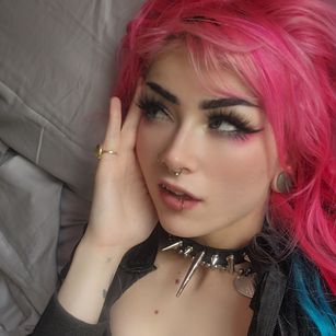 Nymphadoria redhead Model - Nymphadoria redhead